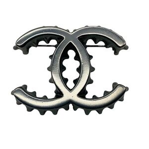 CHANEL 2014 CC LOGO BOTTLE CAP RUTHENIUM BROOCH